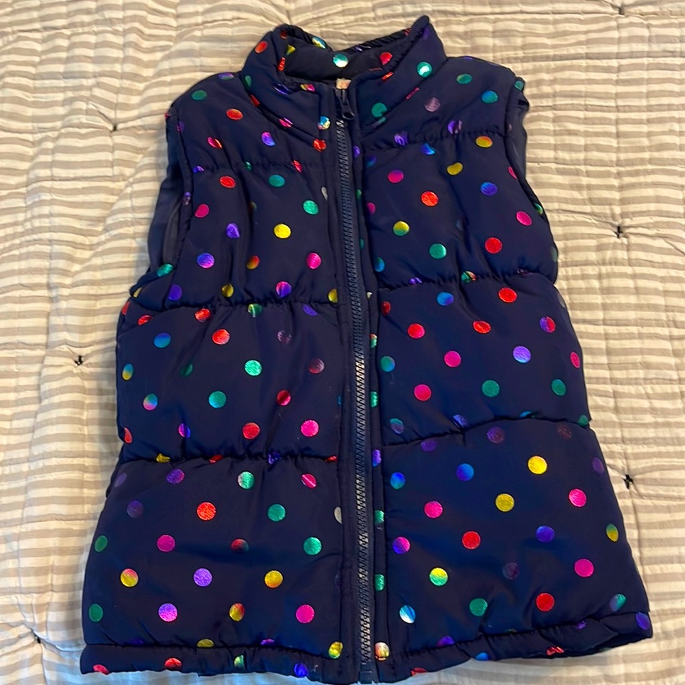 Girls puffer vest size 6 6X Very good condition - zip front - Faded Glory brand